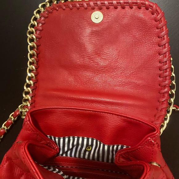 Red book bag - Picture 3 of 3